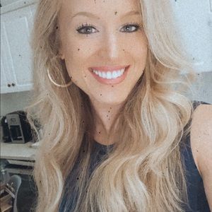 Meet your Posher, Melissa